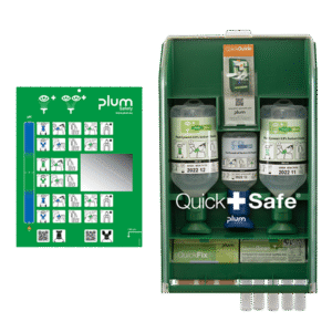 Plum QuickSafe Box Basic – komplett førstehjelpsstasjon med 2 x 500 ml øyeskyll, 1 x 200 ml pH nøytraliserende øyeskyll, 5 ampuller og 45 elastiske plaster.