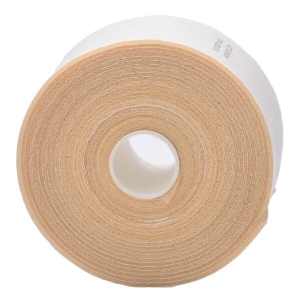 Plum QuickSoft Bandage Beige 5,5 cm x 5 m – elastisk og selvklebende bandasje for trygg og effektiv beskyttelse.