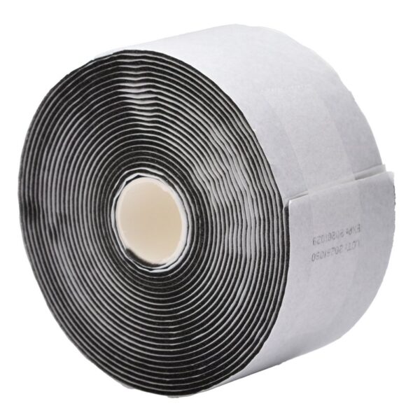 Plum QuickSoft Bandage Black 5,5 cm x 5 m – elastisk og selvklebende bandasje for trygg og effektiv beskyttelse.